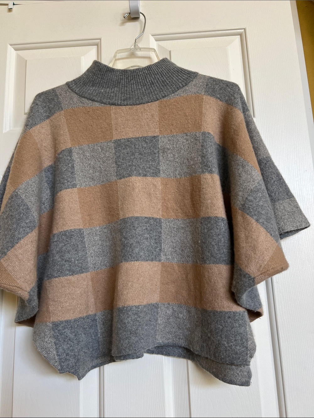 Note d Anita  poncho / tops / sweater
  ( made in Italy )